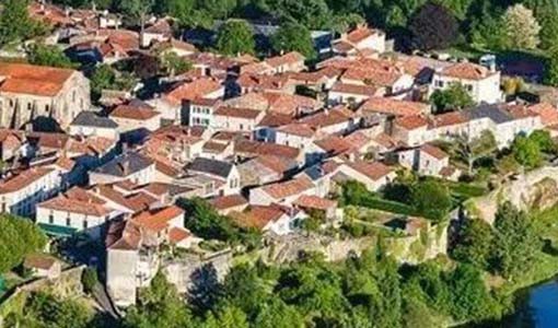 松潘回乡建别墅为什么一定要选专业乡墅公司